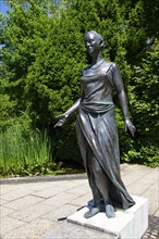 Scupture Princess and the Frog King in the spa garden, Bad Füssing, Lower Bavaria, Bavaria,