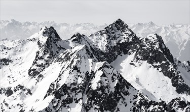 Peaks and mountains in winter, Sellraintal, Stubai Alps, Kühtai, Tyrol, Austria, Europe