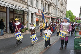 Pirna the members of the association Der Retter playfully re-enact the invasion of the Swedes in