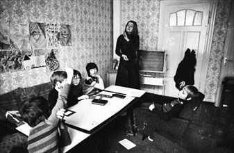 Private tutoring for children with learning difficulties in an afternoon school on 3.02.1975 in