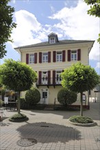 Restaurant Maximilians built 1854, villa with shutters, balcony, Bad Soden, Zum Quellenpark,