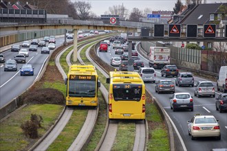 Motorway A40, Ruhrschnellweg, city centre of Essen, exit Essen-Frillendorf, Spurbus route, this