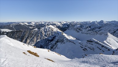 View of snow-covered mountain peaks, mountain panorama, summit of Schafreuter in winter, Karwendel,