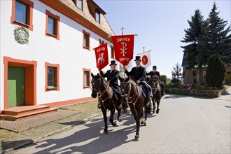 Every year at Easter there are about 5 processions in Lusatia, each with about 200 riders. The