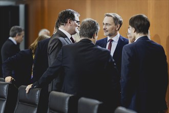 (L-R) Wolfgang Schmidt (SPD), Chef des Bundeskanzleramtes, Robert Habeck (Buendnis 90 Die Gruenen),