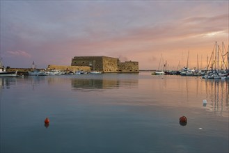 Sunset, evening light, backlight, Venetian sea fortress, Koules, Morosini, mountains, bronze sky,