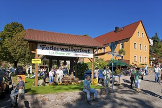 Federweißermeile in the wine village of Diesbar-Seußlitz