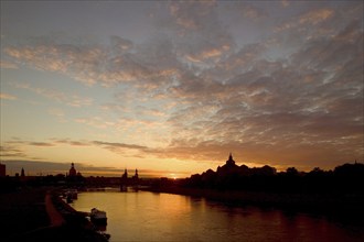 DEU Saxony Dresden Dresden Silhouette