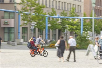 Cargobike Roadshow tours Saxony. Presentation, advice and test rides at the Postplatz