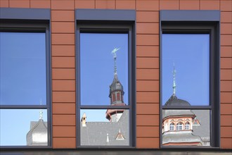 Reflection of the new town hall in the window panes of the Volksbank, panes, window, Europaplatz,