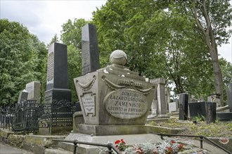 Gravestone, grave of honour of linguist and inventor of Esperanto Ludwik Lejzer Zamenhof, Jewish