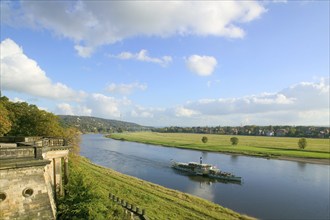 Elbe dam at the Elbe castles