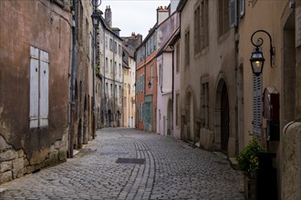 Alley in the historic old town, Dole, Jura department, Franche-Comté, France, Europe