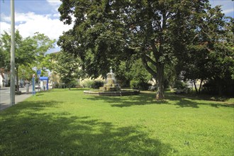 Park with fountain, Dr. fawn Park, Gustavsburg, Hesse, Germany, Europe