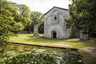 Old chapel, Notre-Dame du Val des Nymphes, La Garde-Adhémar, Plus beaux villages de France,