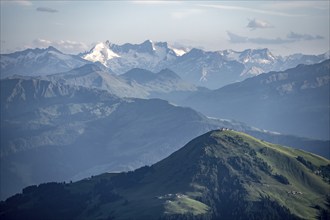 Evening atmosphere, view of Reichenspitze and Zillertal Alps, in front Hohe Salve, dramatic