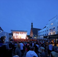 Concert in Zwickau's old town centre. Today, Zwickau is a large district town in the south-west of