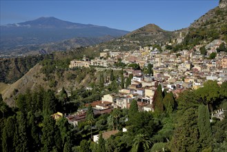 View over Taormina to the volcano Etna, Taormina, province Messina, Sicily, Italy, Europe