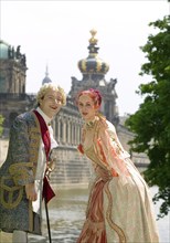 Baroque performers in the Zwinger, the tradition of past festivities and court ceremonies at the