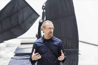 William Forsythe, Schwarze Fahnen