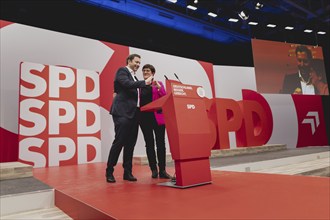 (L-R) Lars Klingbeil, SPD-Parteivorsitzender, und Saskia Esken, Bundesvorsitzender der SPD,