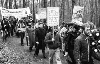 The tribute to those murdered by the Nazis on Good Friday 1945 was also a demonstration against