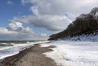 Baltic Sea beach, snow-covered, near Nienhagen, Mecklenburg, Baltic Sea, Germany, Europe