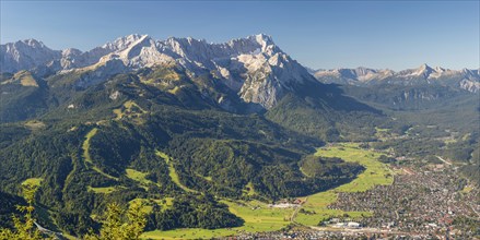 Panorama from Wank, 1780m, onto the Wetterstein Mountains with Alpspitze 2628m, Jubiläumsgrat and