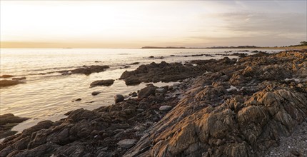 Rocky beach on the Atlantic coast near Kervert on the Rhuys Peninsula in Brittany. Kervert,