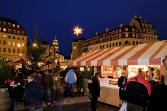 Christmas market on the Neumarkt