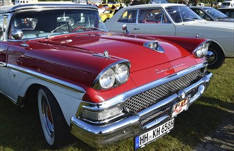 Ford Fairlane 500, Skyliner, 1958, with whitewall tyres, at a classic car meeting in Büsum,