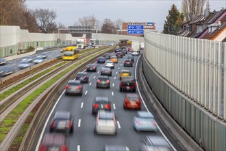 Motorway A40, Ruhrschnellweg, city centre of Essen, exit Essen-Frillendorf, Spurbus route, this