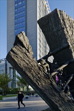 Miners' Monument Steep Storage, sculptor Max Kratz, in front of Evonik Industies AG, Essen, Ruhr