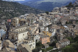 City of Ragusa, Anime del Purgatorio church and the houses of the late Baroque district of Ragusa