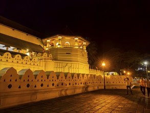 Temple of the Tooth at night, Sri Dalada Maligawa, Kandy, Sri Lanka, Asia