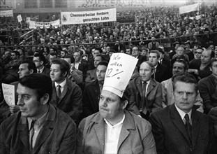 Rally of the Chemical, Paper and Ceramics Workers' Union in the collective bargaining dispute on 16