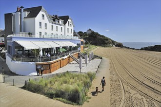 Hôtel de la Plage featuring in the film Les Vacances de monsieur Hulot by the French filmmaker