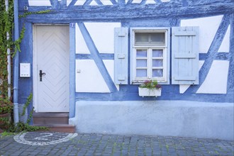 Half-timbered house with floor mosaic as house number 2, two and window, number, blue, Steinheim,