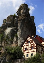 Felsburg and half-timbered house of the Franconian Switzerland Museum, former Judenhof, in