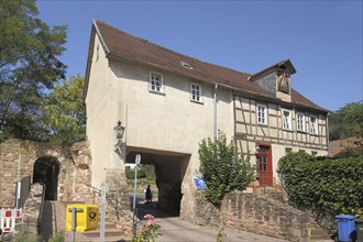 Outer wooden gate, gate tower, Gelnhausen, Hesse, Germany, Europe