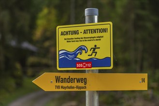 Warning sign at Stillup stream, water level, hiking trail in Stilluptal, Stillupgrund, Mayrhofen,