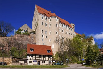 Gnandstein Castle is one of the best-preserved medieval knight's castles. It lies in the middle of