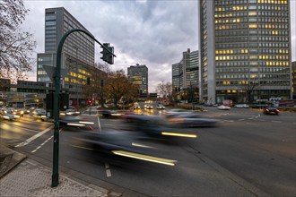 Evening city centre traffic in Essen, large intersection, Bismarck Platz, Hindenburg Strasse, Krupp