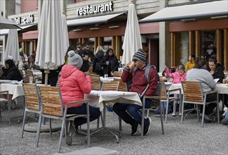 Restaurant Garden Seat Tourists