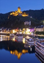 Town view of Cochem on the Moselle with Reichsburg Castle in the evening, Rhineland-Palatinate,