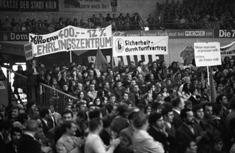 Rally of the Chemical, Paper and Ceramics Workers' Union in the collective bargaining dispute on 16