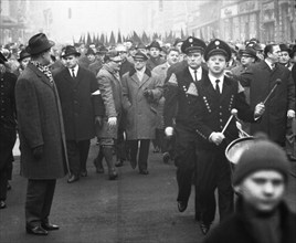 With black flags, miners of the Bismarck colliery and their relatives demonstrated against the