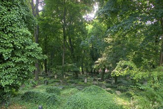 Eliasfriedhof, the oldest surviving cemetery, laid out in 1680 at the gates of the city, no longer