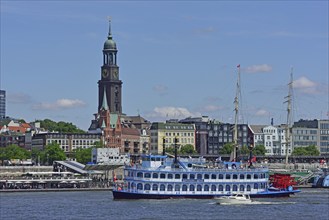 Europe, Germany, Hanseatic City of Hamburg, Elbe, View across the Elbe to the Michel, Paddle