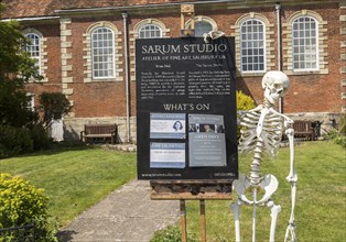 Sarum Studio, Fine Art, Wren Hall, Cathedral Close, Salisbury, Wiltshire, England, UK